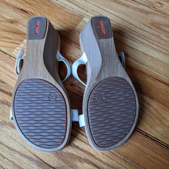 Vionic Wedge Sandals - Picture 6 of 8